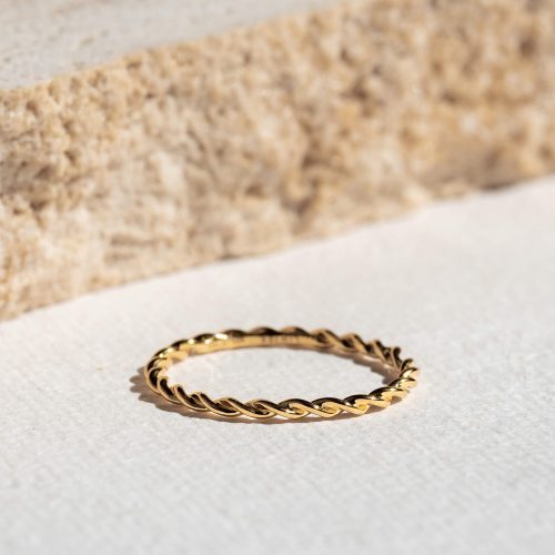 Twist ring made with gold vermeil