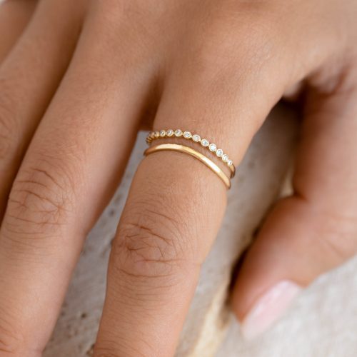 keira 23 wavy rings 14k model 181.jpg cropped 3a782cf5 e5b1 4fcf bd8c 6aef6c850358