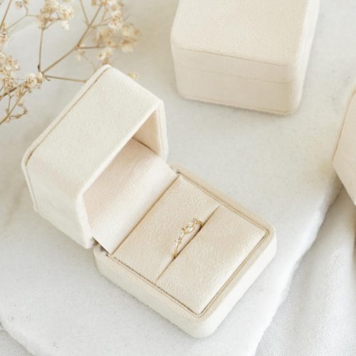 keira 26 velvet box ring noemi ring ldm 14k yg lookbook 45