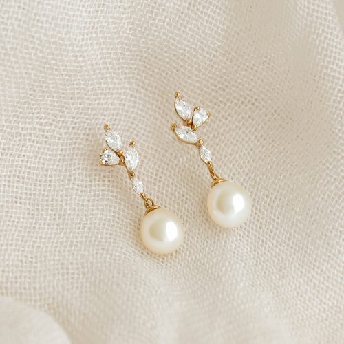 keira 30 ariana pearl earrings 14k still 16 edit cropped 2